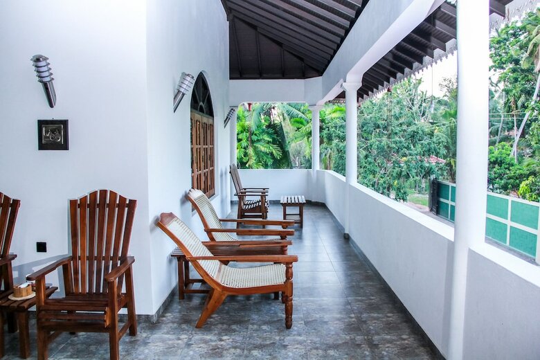 Hotel Negombo Village