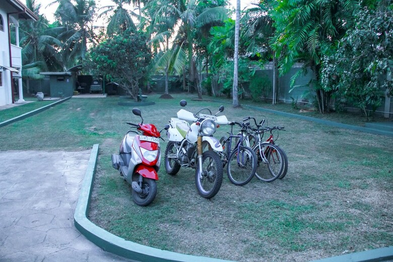 Hotel Negombo Village