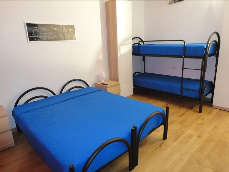 Hostal Pavia Ostello