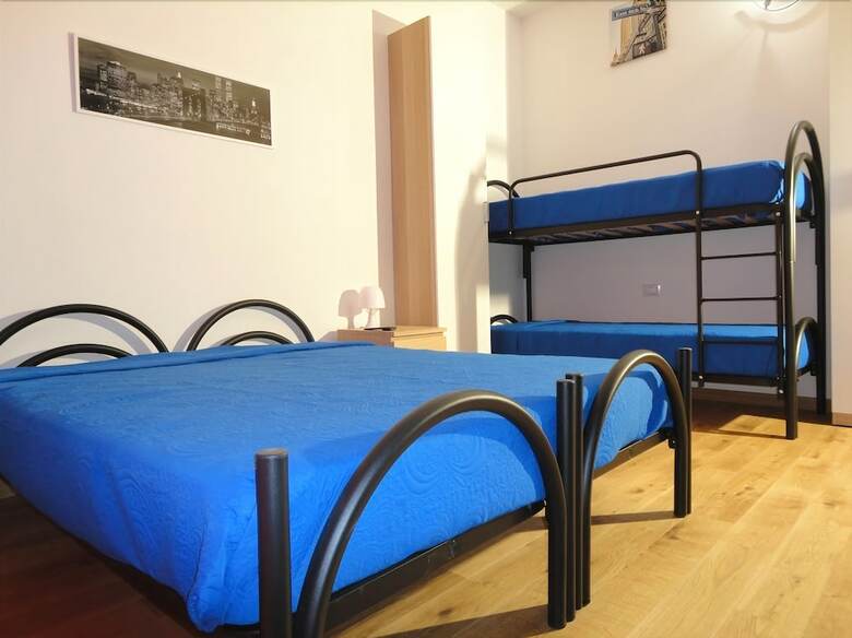 Hostal Pavia Ostello