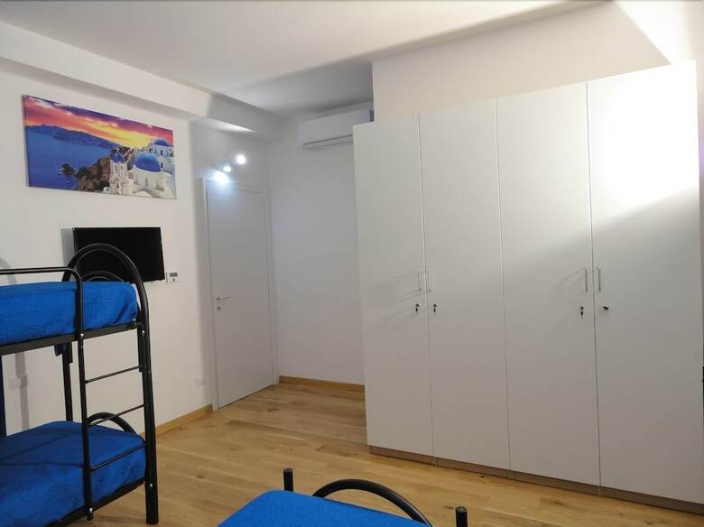 Hostal Pavia Ostello