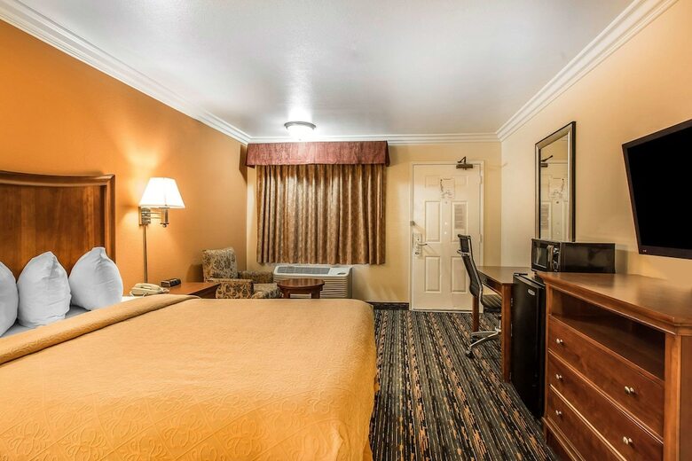 Hotel Quality Inn Lake Elsinore I-15