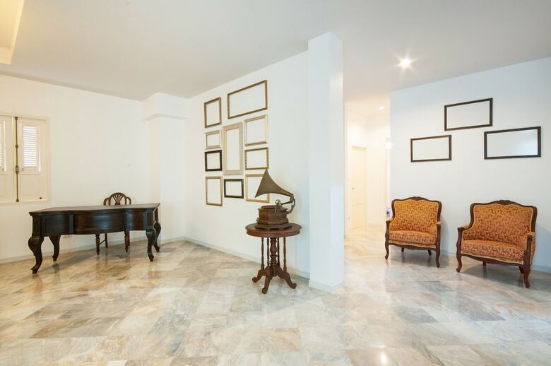 Hotel Dharasom Colonial House