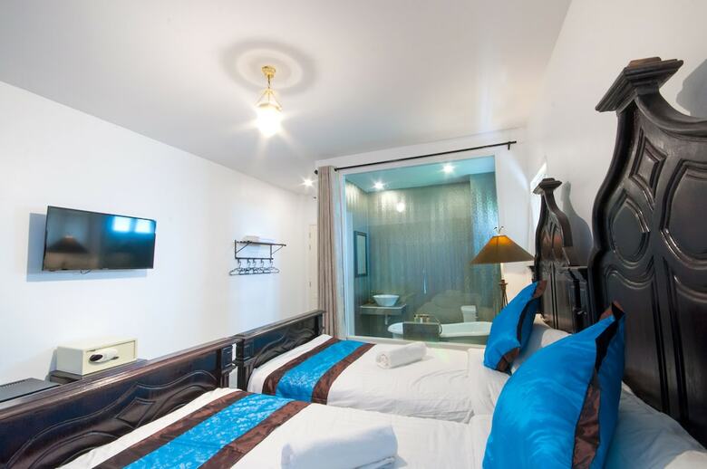 Hotel Dharasom Colonial House