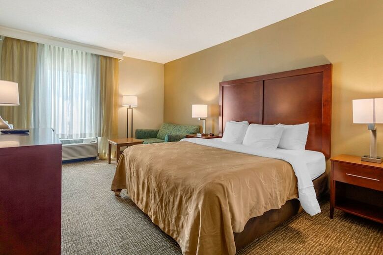 Hotel Quality Inn & Suites Olde Town