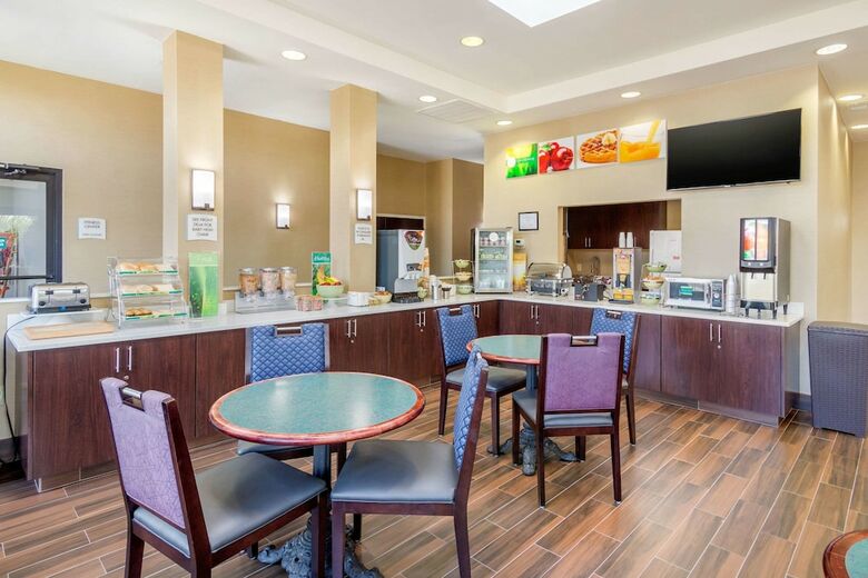 Hotel Quality Inn & Suites Olde Town