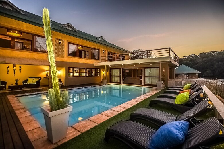 Posada Bambuu Lakeside Lodge