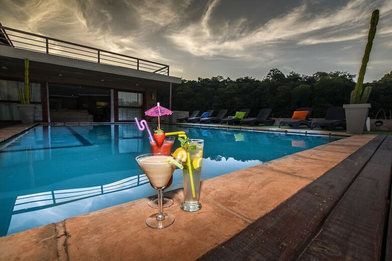 Posada Bambuu Lakeside Lodge