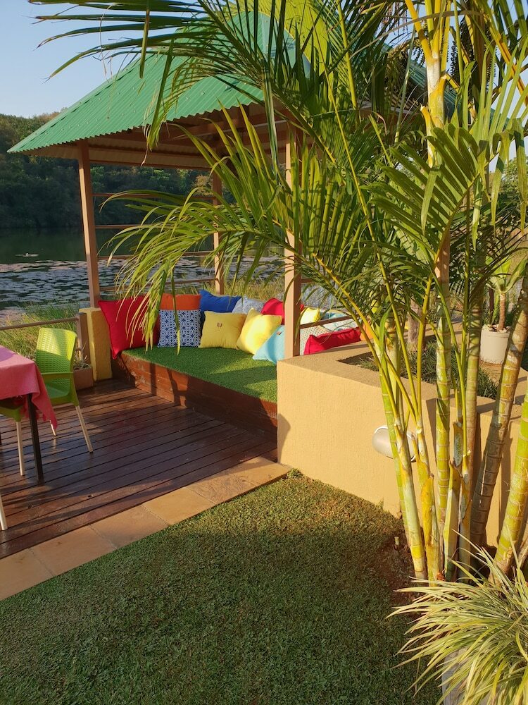 Posada Bambuu Lakeside Lodge