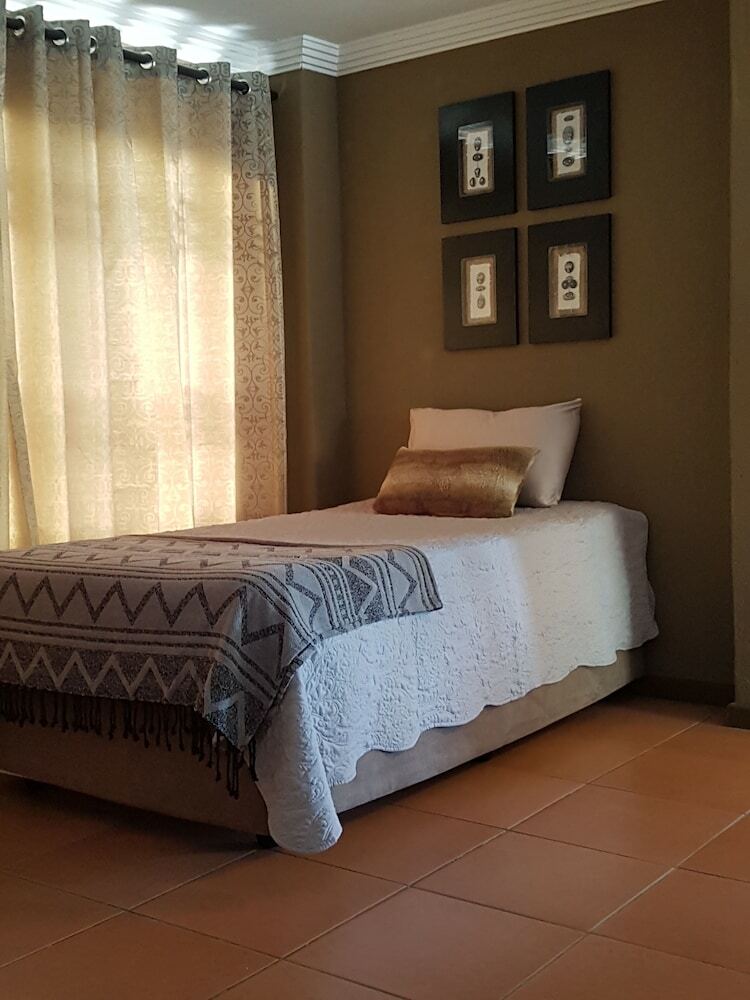 Posada Bambuu Lakeside Lodge