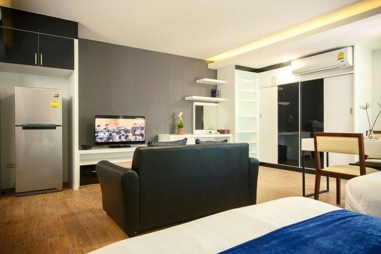 Hotel Chonlada Place