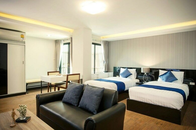 Hotel Chonlada Place