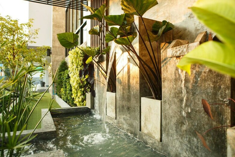 Hotel Chonlada Place
