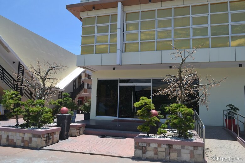 Roadhaus Hotel - The Manny Pacquiao Hotel