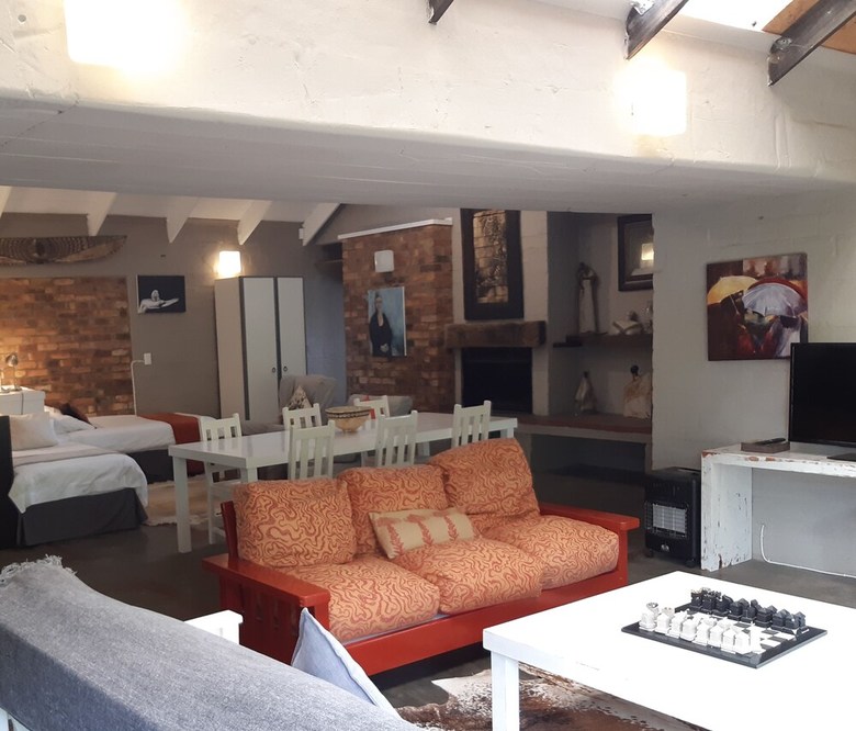 Hotel Hornbill House