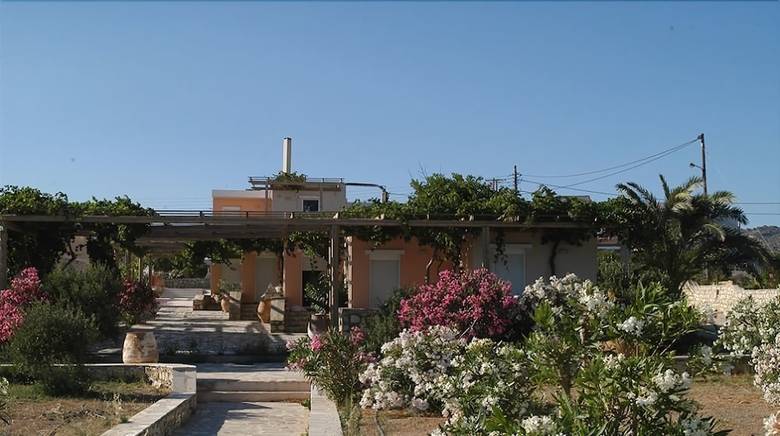 Nicolas Apartments