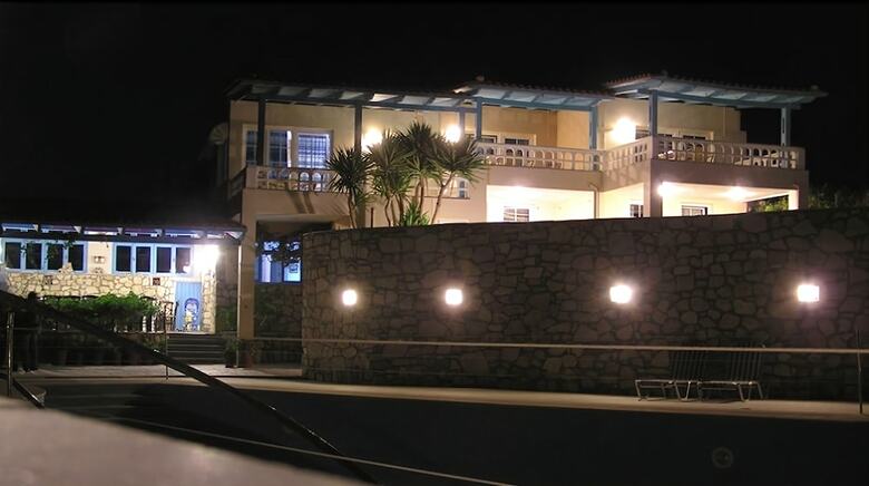 Nicolas Apartments