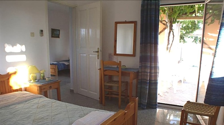 Nicolas Apartments
