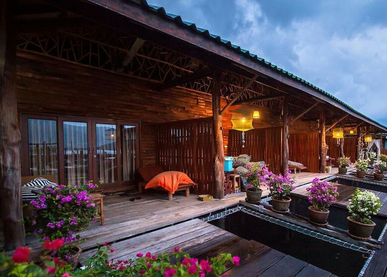 Hotel Salakphet Resort