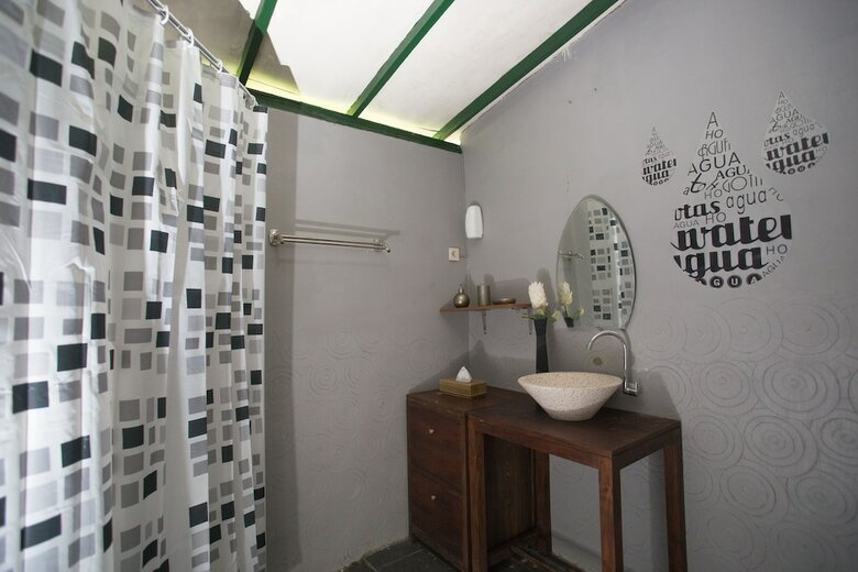 Hotel Mango Tree Dipudjo Homestay