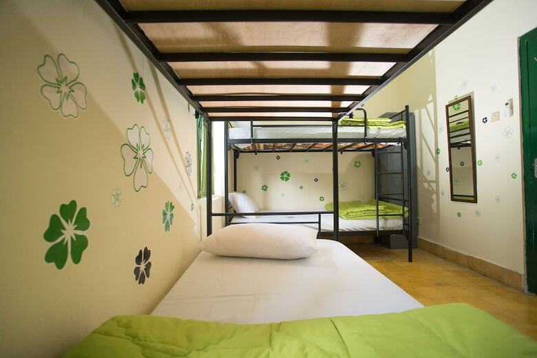 Hotel Mango Tree Dipudjo Homestay