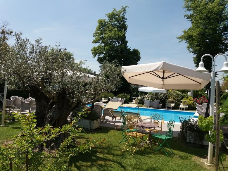 Hotel Relais Villa Roncuzzi