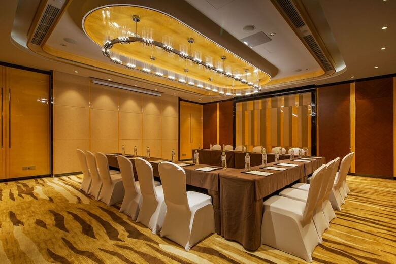 Howard Johnson Jinyi Hotel Chongqing