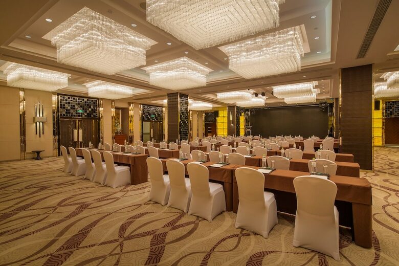 Howard Johnson Jinyi Hotel Chongqing