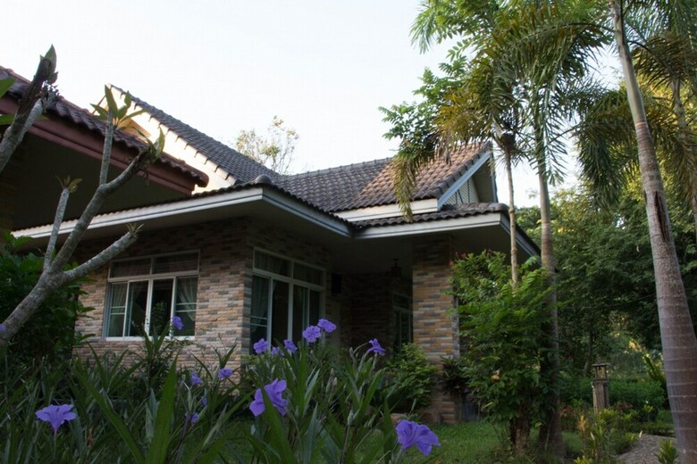 Hotel Baanplaidoi Resort