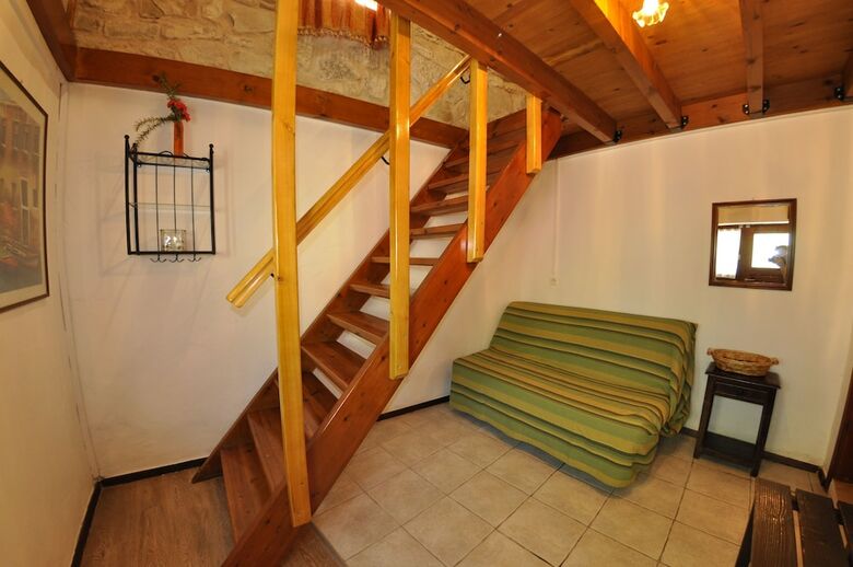 Adamantia Hotel