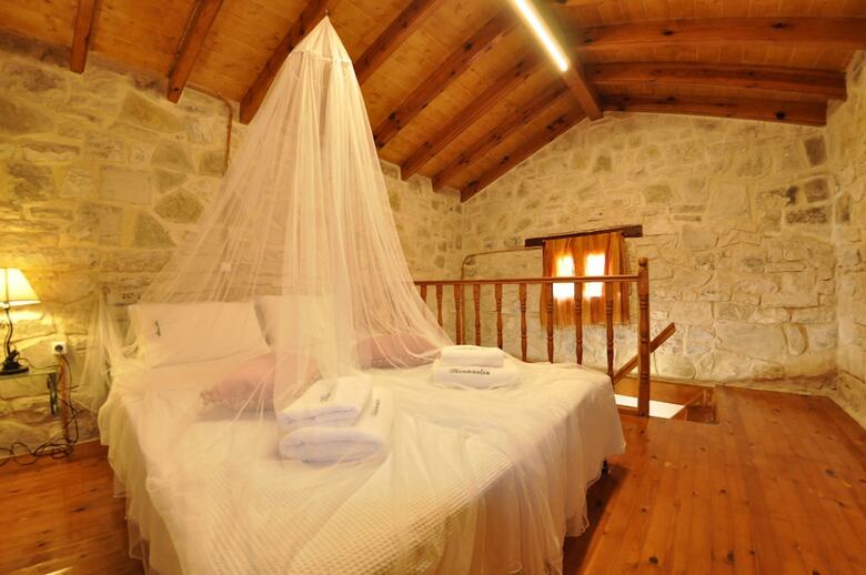 Adamantia Hotel