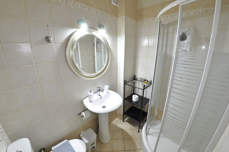 Adamantia Hotel