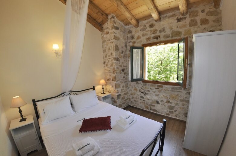 Adamantia Hotel