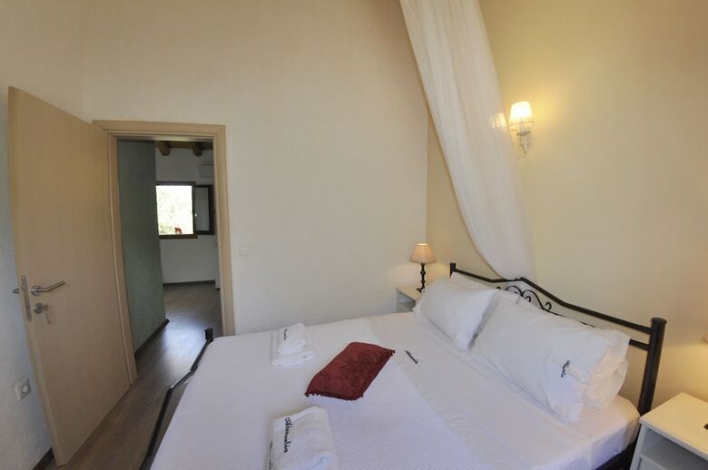 Adamantia Hotel