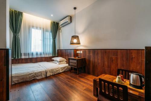 Chengdu Flipflop Lounge Hostel