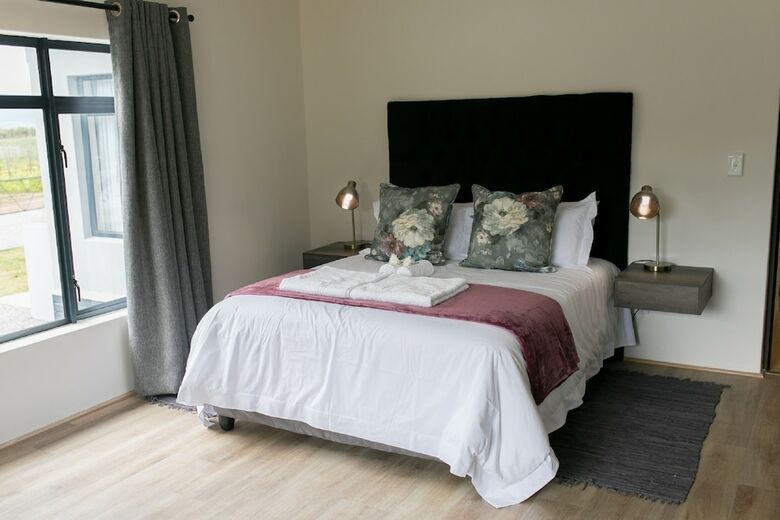 401 Rozendal Cottages