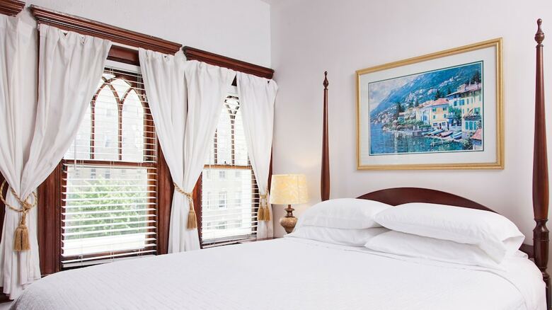 Bed & Breakfast American Guest House