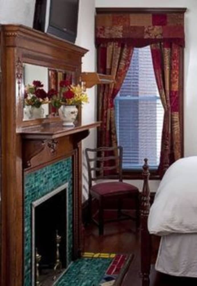 Bed & Breakfast American Guest House