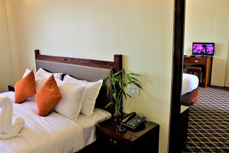 Hotel Jungle Crown