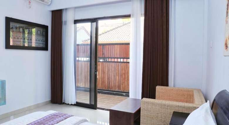 Hostal Dekrisna Denpasar - Hostel