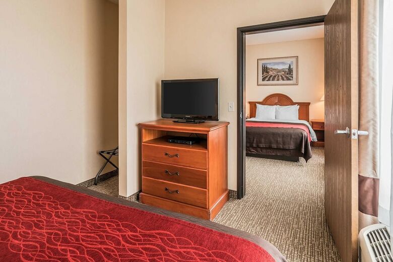 Hotel Comfort Inn & Suites