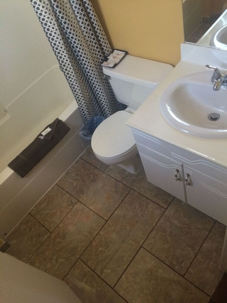 Satellite Motel