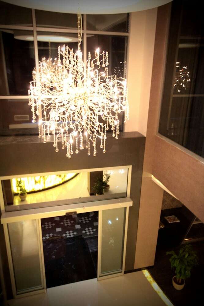 Edis Premier Hotel