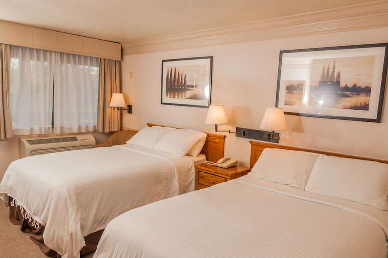 Motel Coachman Inn & Suites