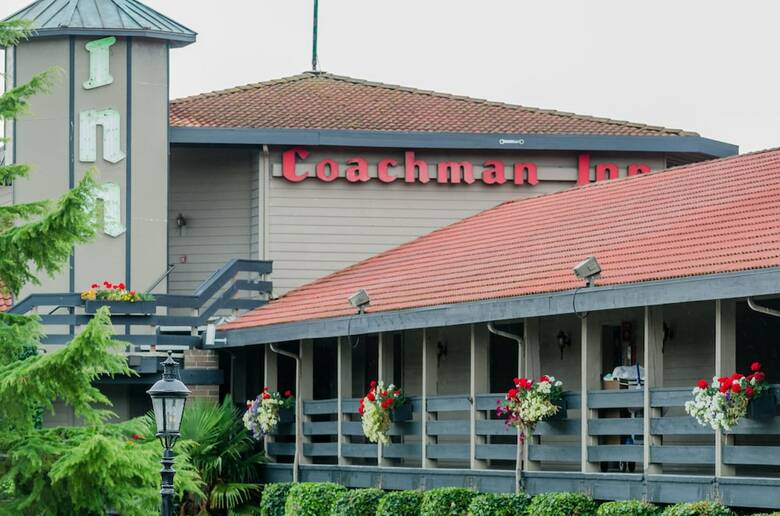 Motel Coachman Inn & Suites