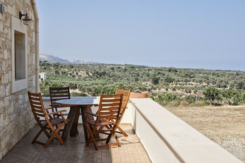 Villa Arodamos Estate