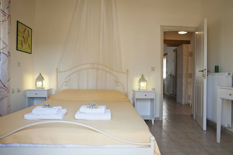 Villa Arodamos Estate