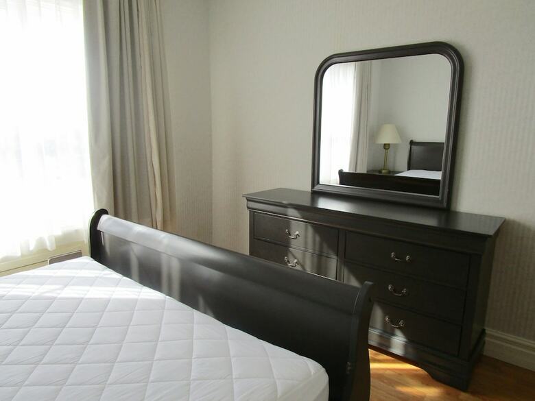 Hotel Claymore Inn & Suites