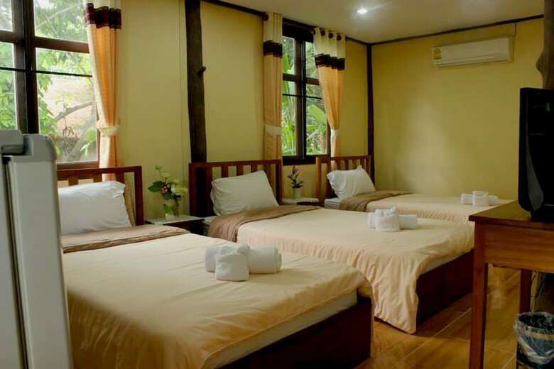 Hotel Baan Phuthadol