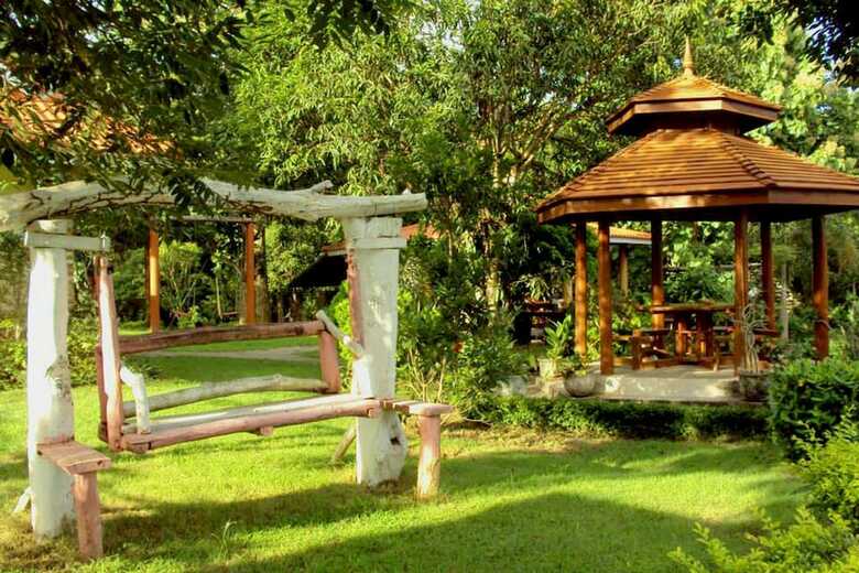 Hotel Baan Phuthadol